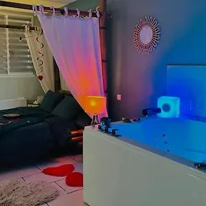Beauté - Avec Jacuzzi 4*, Puget-sur Argens France